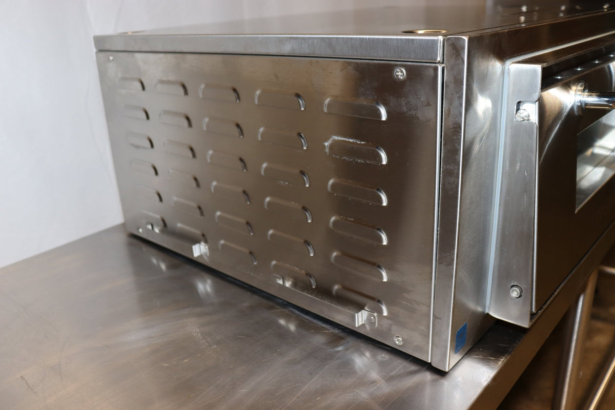 Waring WPO500 Electric Single Deck Countertop Pizza Oven, 120V, 1 Ph, 1,800W - NMB Restaurant Equipment