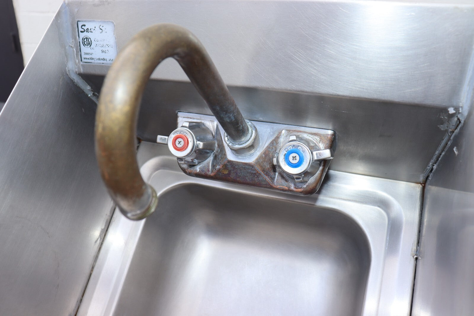 Space Saving Hand Sink with Splash Guards, 15" X 17"