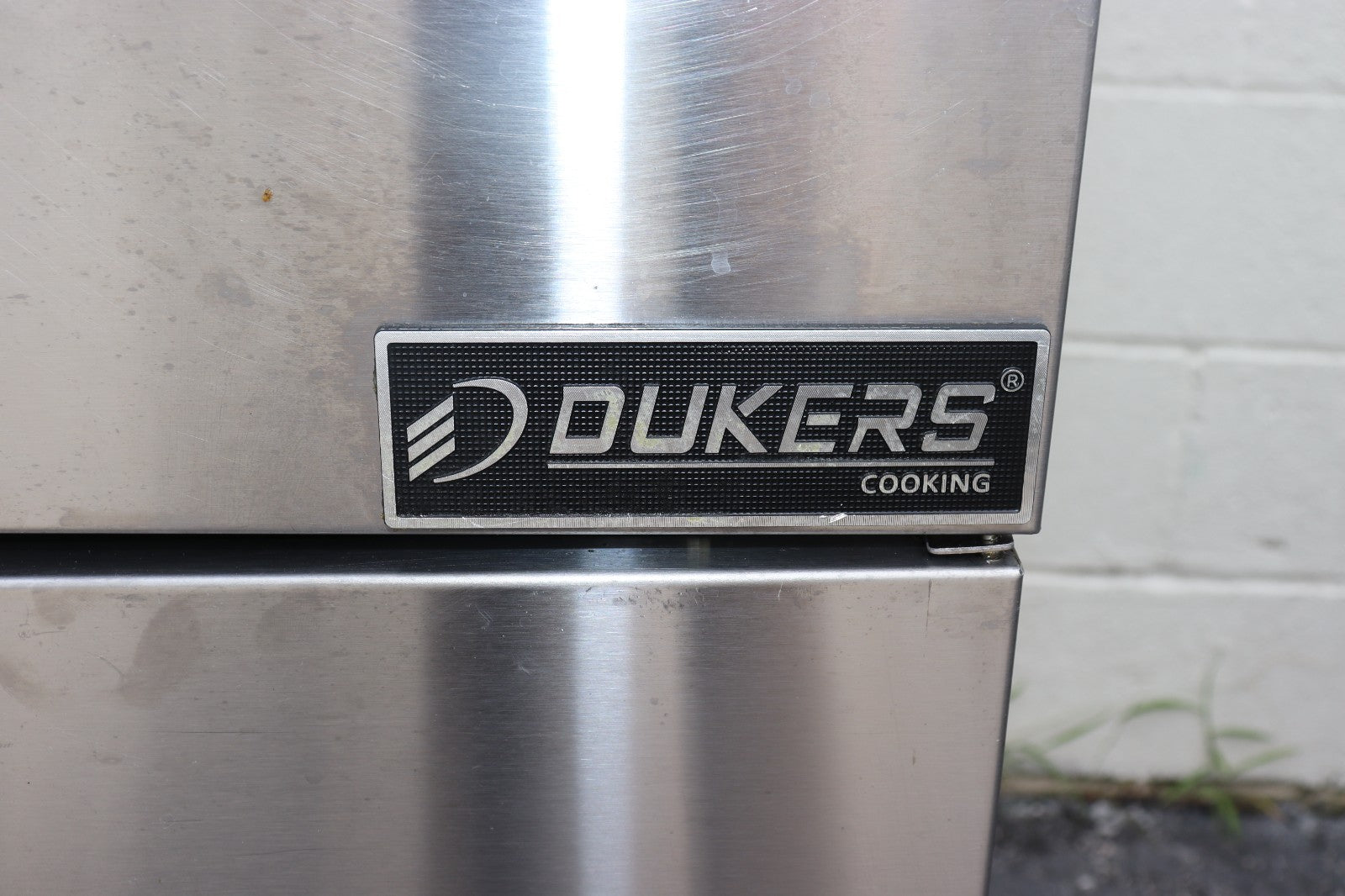 DUKERS DCF5-NG DEEP FRYER 75 POUND 21" WIDE 5 TUBE NAT GAS WITH CASTORS