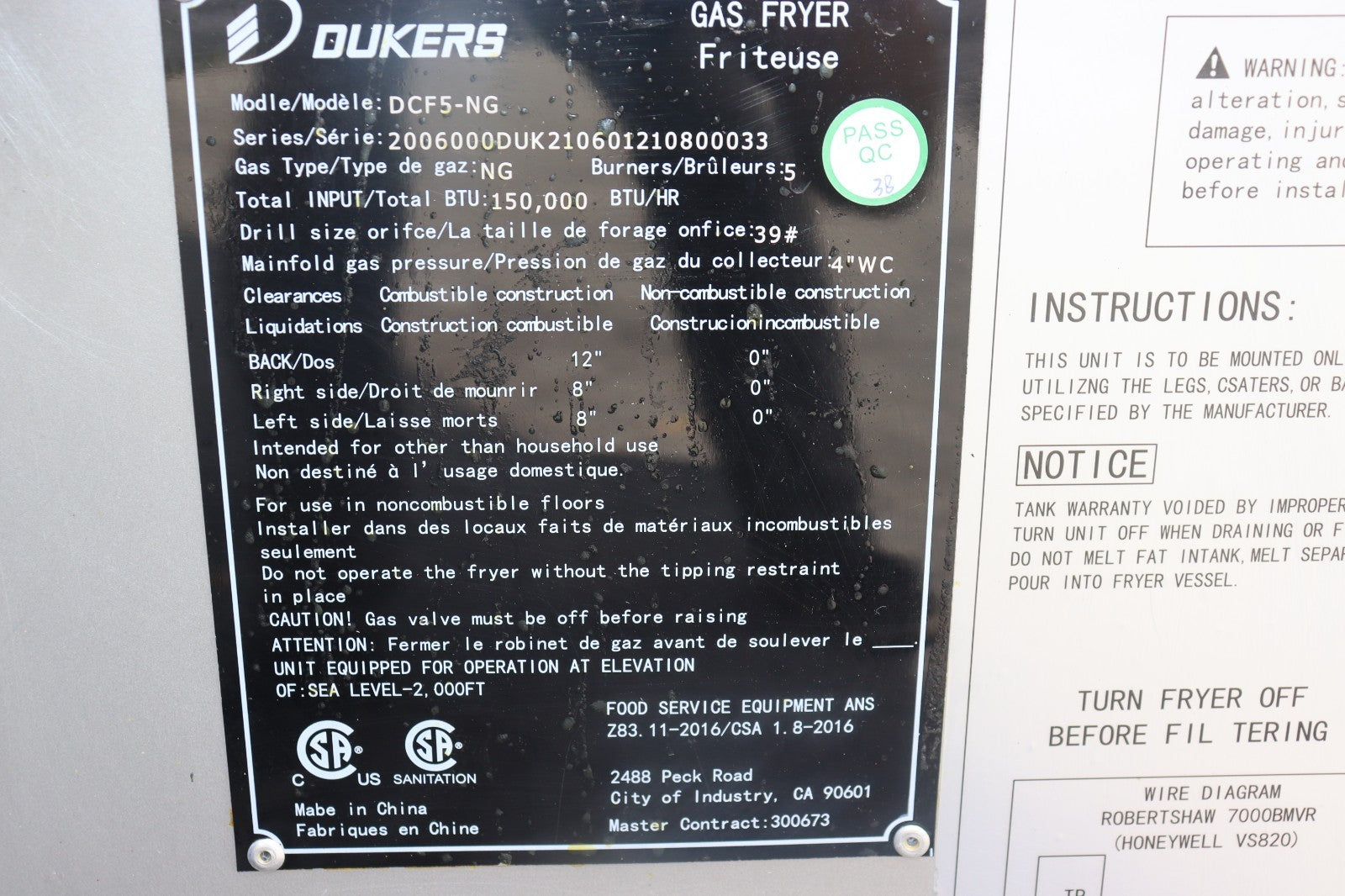 DUKERS DCF5-NG DEEP FRYER 75 POUND 21" WIDE 5 TUBE NAT GAS WITH CASTORS