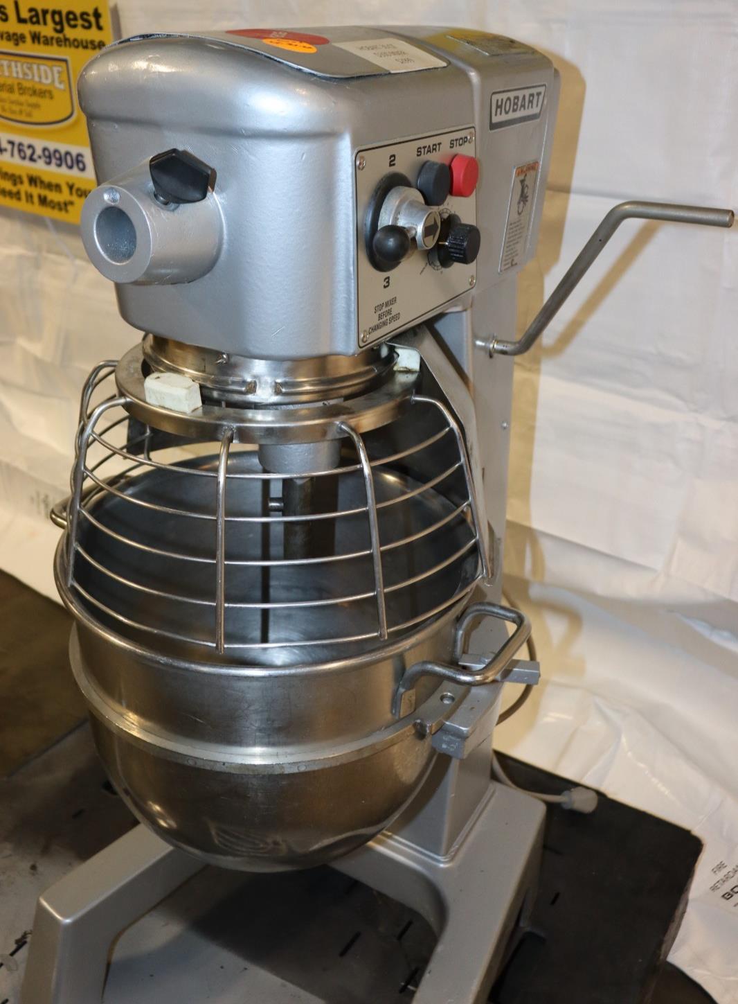 Hobart D300 Commercial 30 Quart Mixer, 1 PH 115V, w/ Bowl, Hook & Paddle, Tested