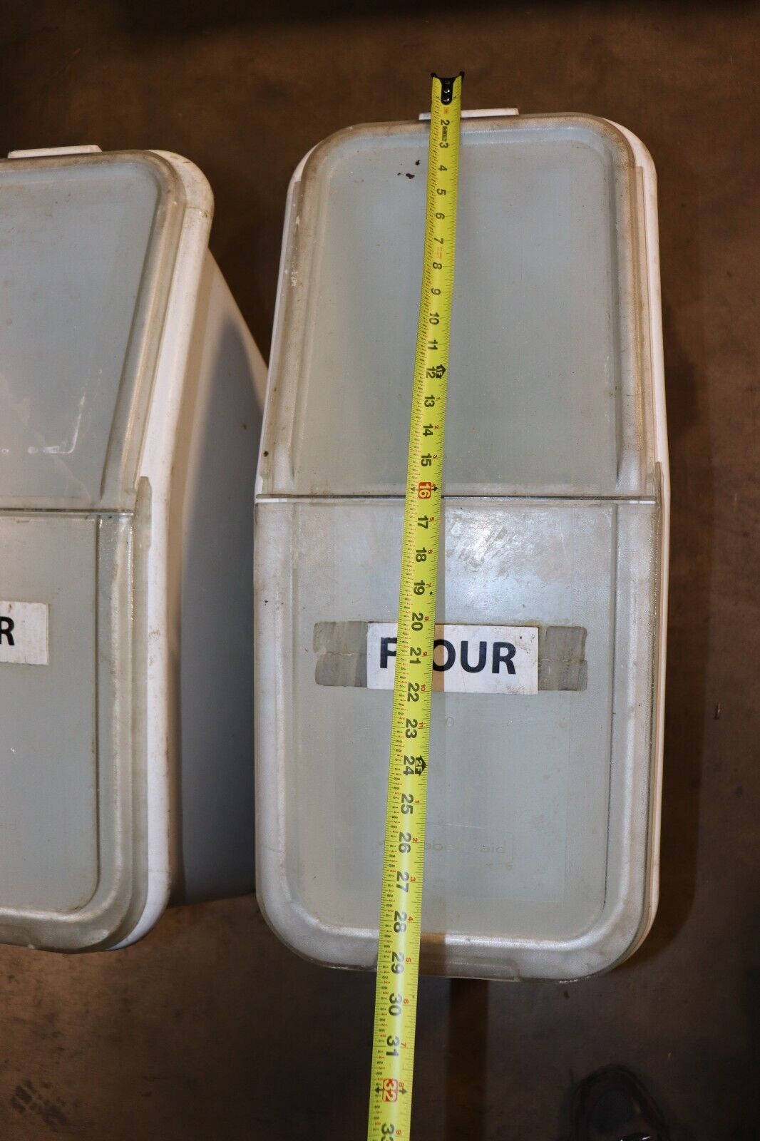 Rubbermaid Commercial FG360088WHT 400 Cup Mobile Ingredient Bin, Flour, Used