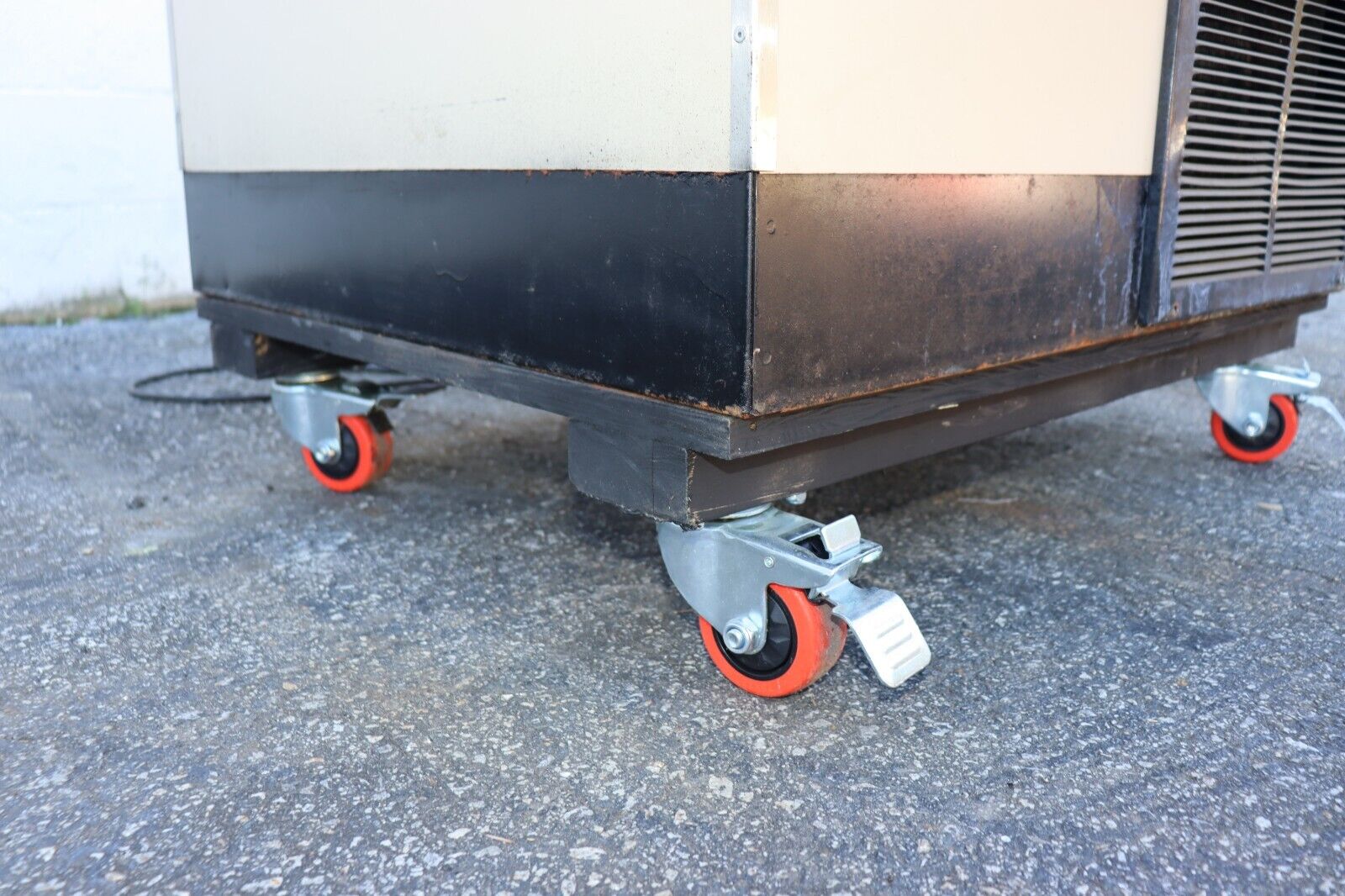 Federal 3150SC-2 31" Flat Glass Commercial Refrigerated Display Case, Used