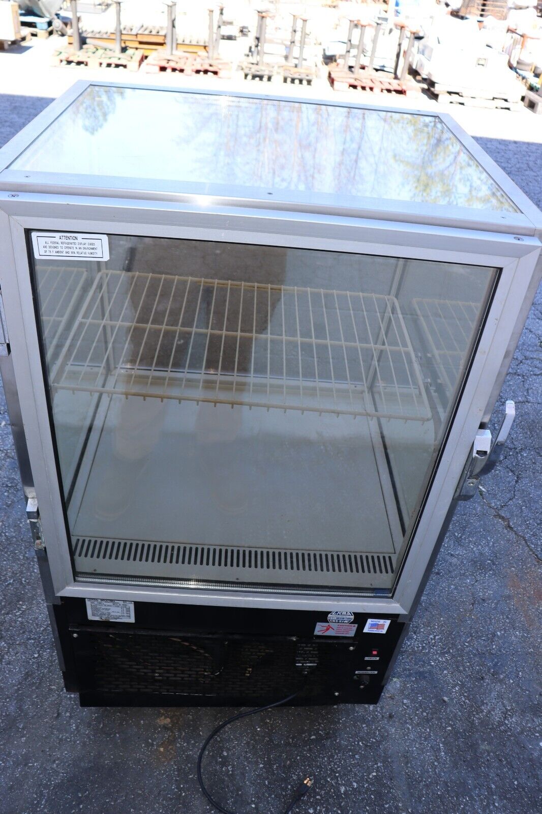 Federal 3150SC-2 31" Flat Glass Commercial Refrigerated Display Case, Used