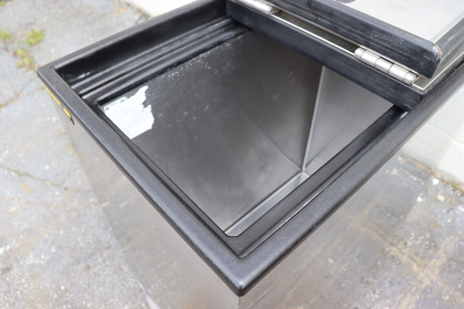 Silver King SKFS2/C1 Flip Door Ice Cream Mobile Freezer, Used, Tested