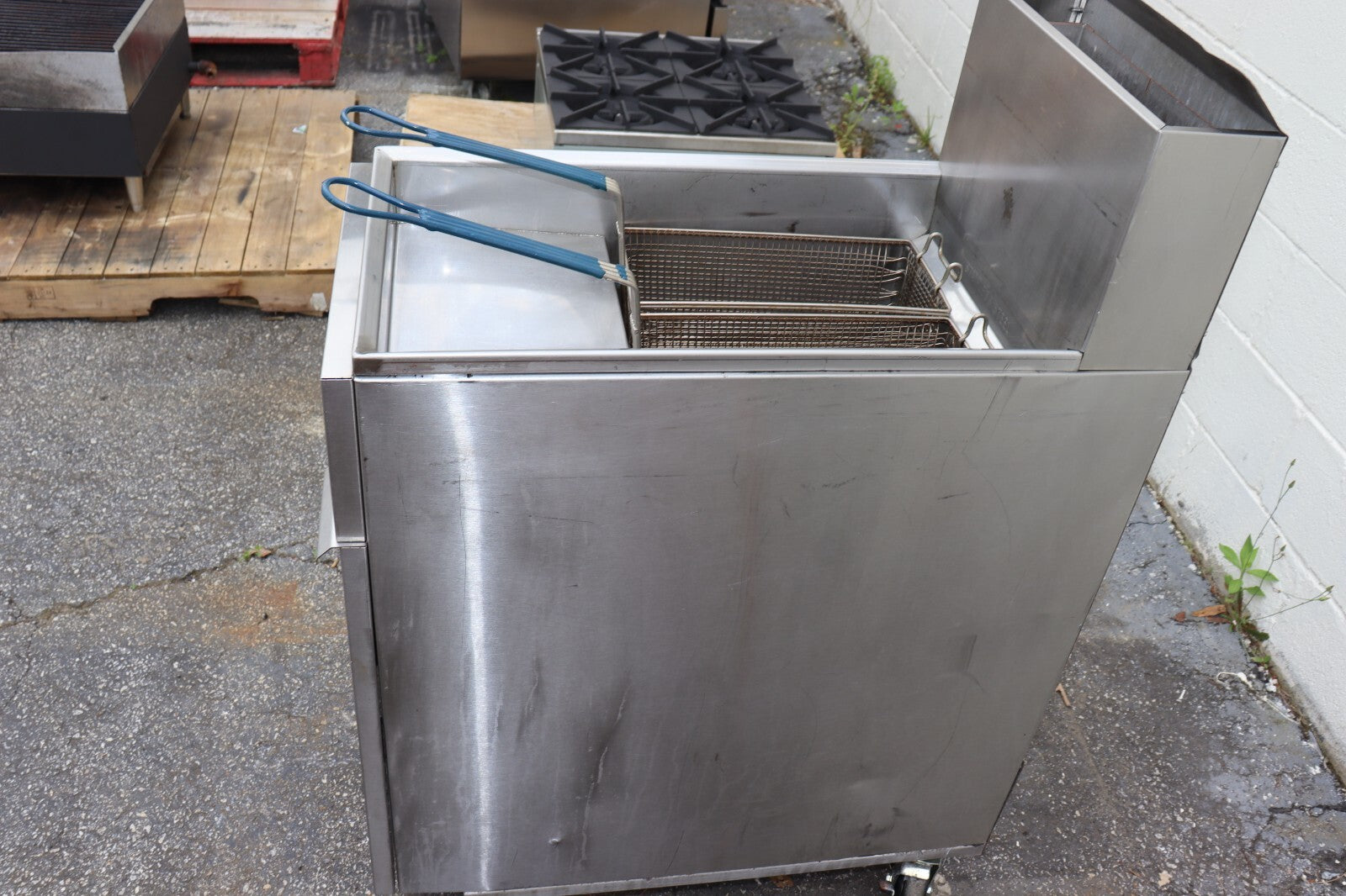 American Range AF-35/50 Fryer 16 Inch Natural Gas Fryer, Used, CLEAN