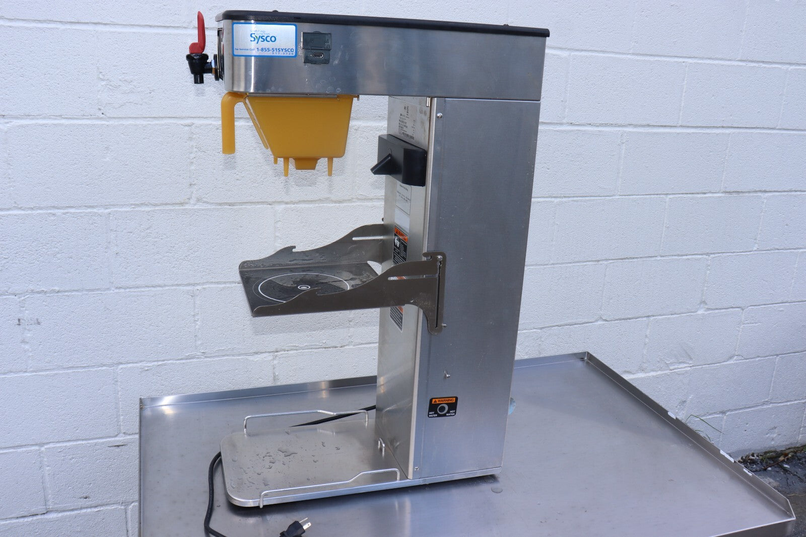 Bunn 52200.0102 ITCB-DV Infusion Coffee and Iced Tea Brewer Machine w/ Hot Water