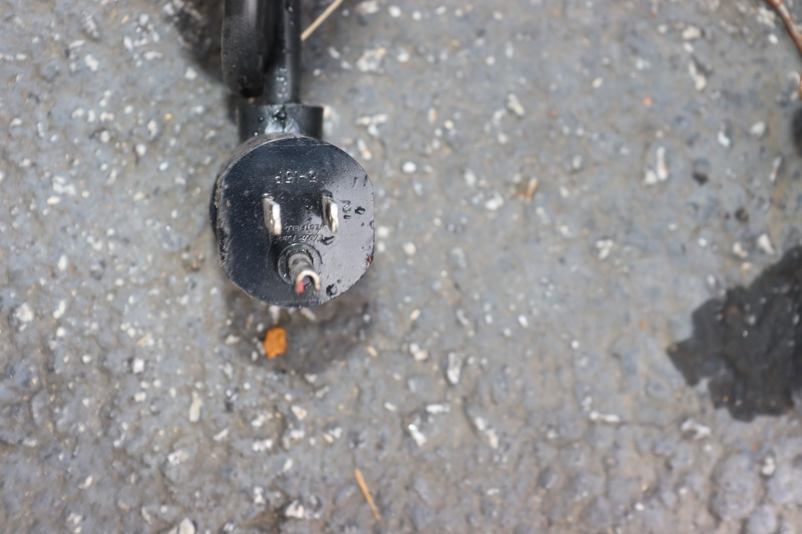 FOLLETT SYMPHONY PLUS 12CI425A ICE MAKER AND WATER DISPENSER, USED CLEAN