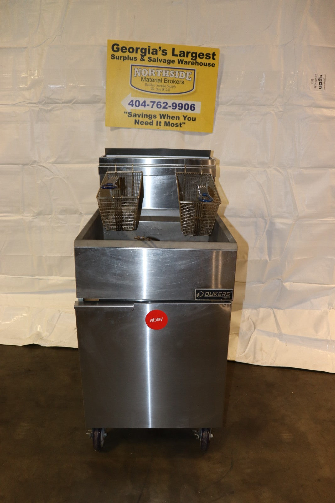 DUKERS DCF5-NG DEEP FRYER 75 POUND 21" WIDE 5 TUBE NAT GAS WITH CASTORS