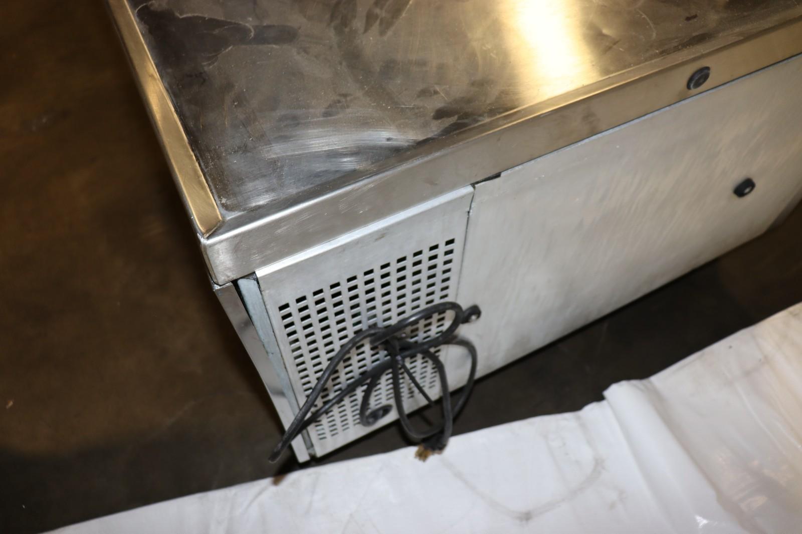 True TRCB-36 Refrigerated Chef Base, 2 Drawer, Used, Clean, Tested