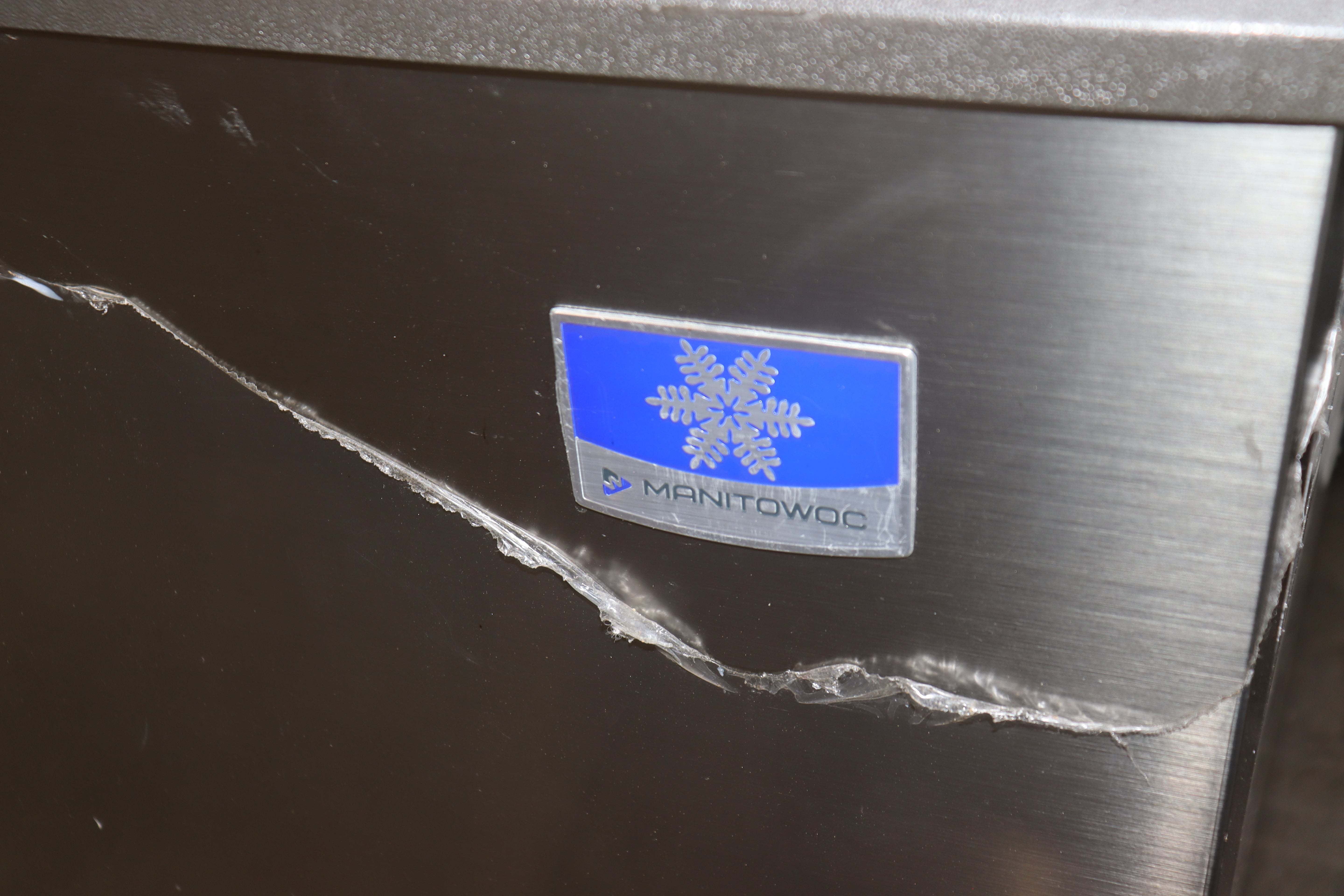 Manitowoc UDF0140A NEO Undercounter Ice Maker Air Cooled Self Contained 135 lb