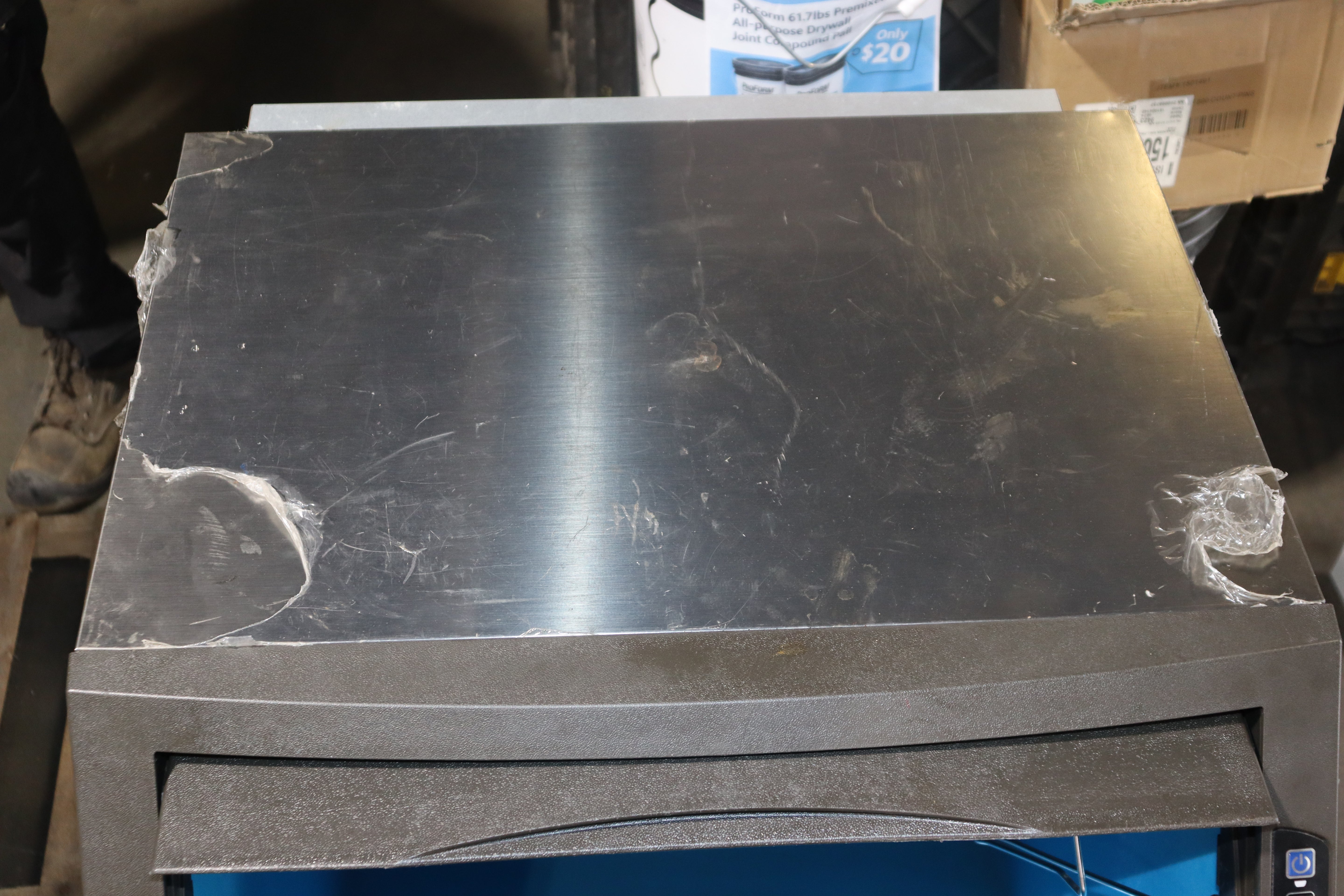 Manitowoc UDF0140A NEO Undercounter Ice Maker Air Cooled Self Contained 135 lb
