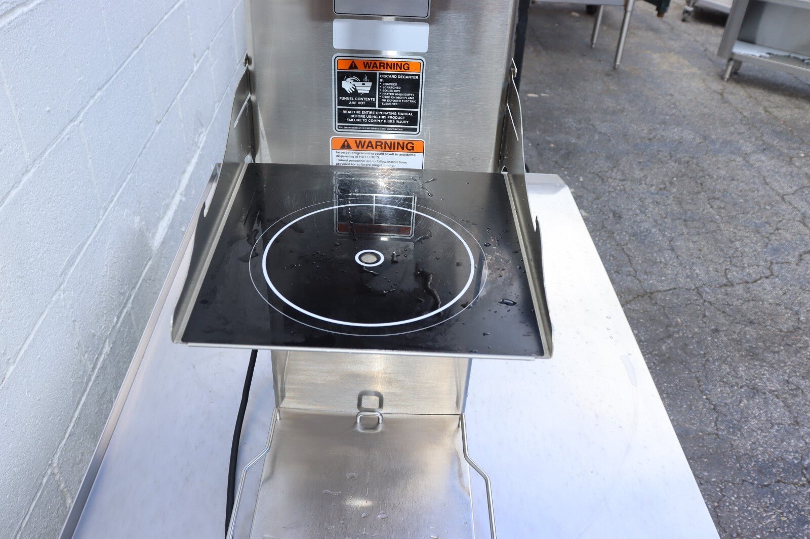 Bunn 52200.0102 ITCB-DV Infusion Coffee and Iced Tea Brewer Machine w/ Hot Water - NMB Restaurant Equipment
