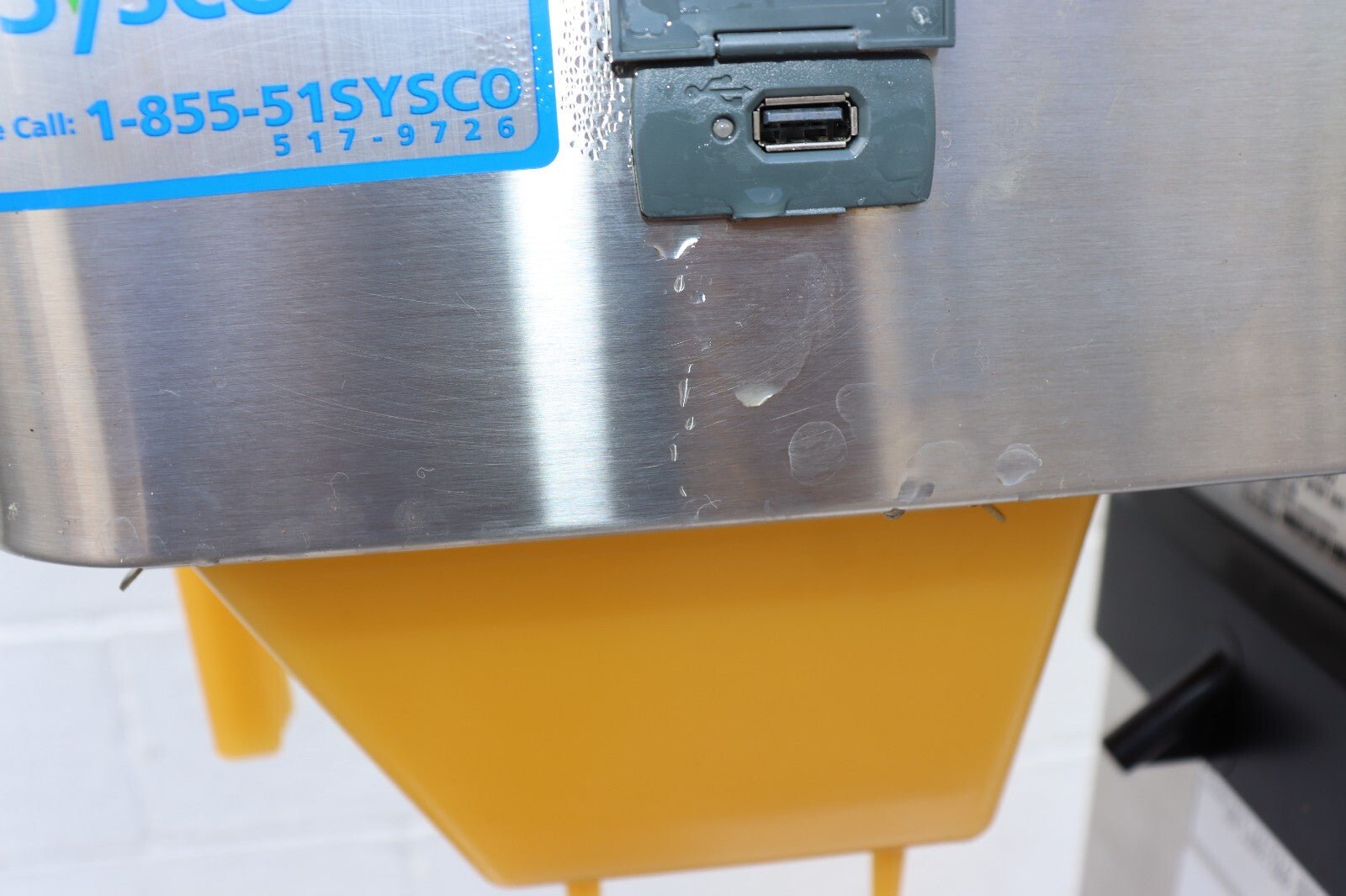 Bunn 52200.0102 ITCB-DV Infusion Coffee and Iced Tea Brewer Machine w/ Hot Water - NMB Restaurant Equipment