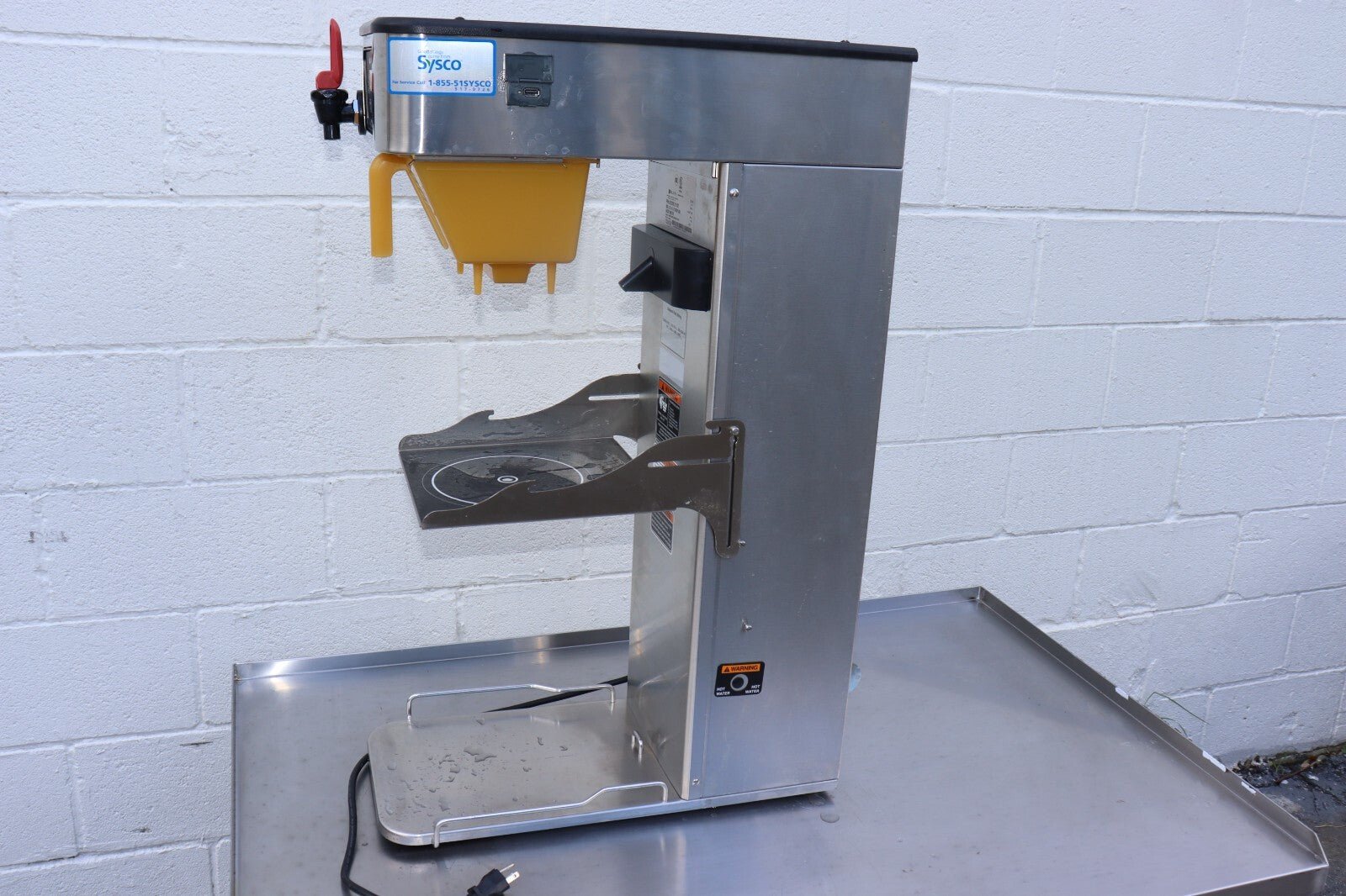 Bunn 52200.0102 ITCB-DV Infusion Coffee and Iced Tea Brewer Machine w/ Hot Water - NMB Restaurant Equipment