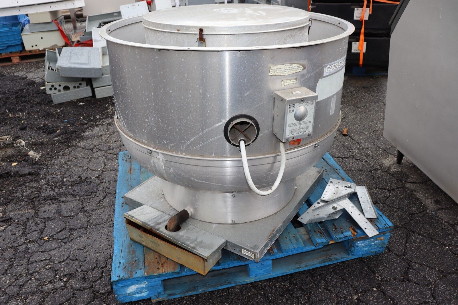 CaptiveAire NCA18HPFA High Pressure 1500-6999 CFM Upblast Exhuast Fan 2 HP 3PH - NMB Restaurant Equipment