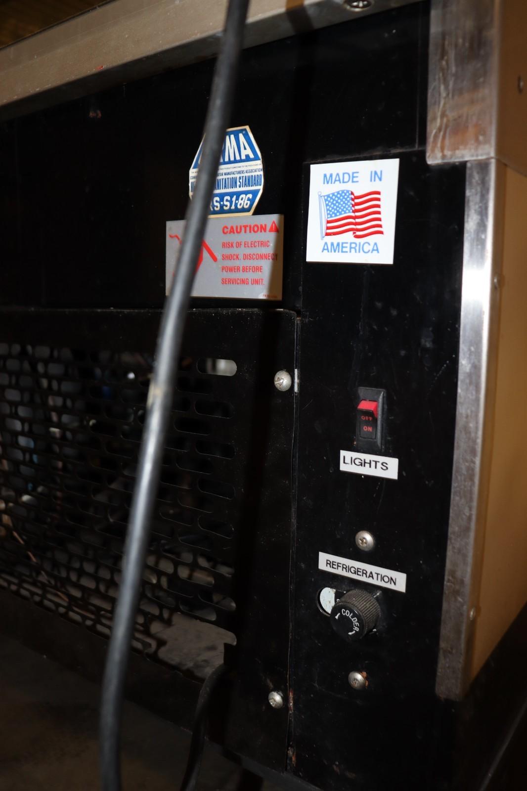 Federal Industries 31505C-2 Refrigerated Display Case, CLEAN, Rolling, Used - NMB Restaurant Equipment