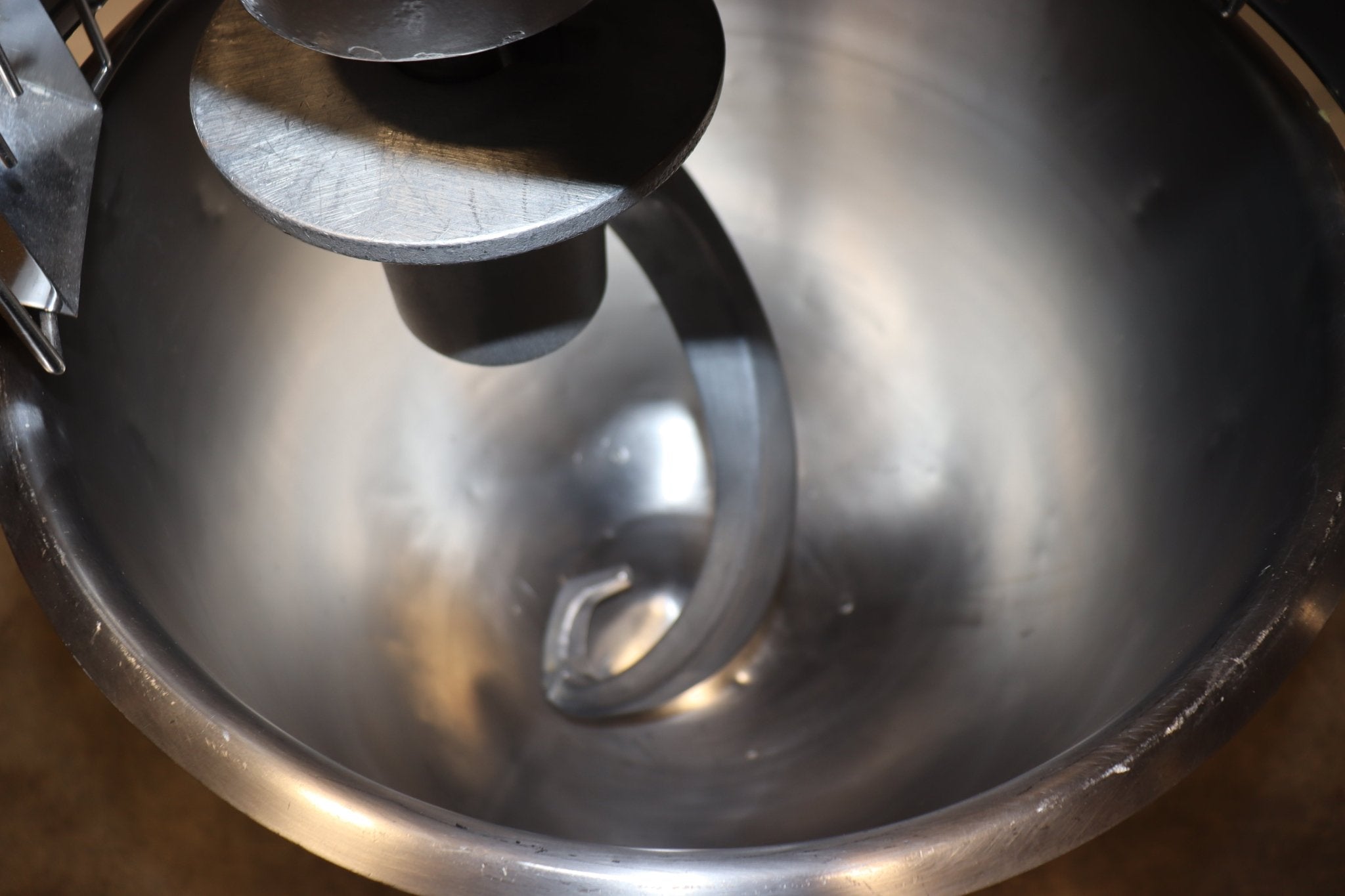 Globe SP62P 60 Quart Planetary 2 Speed Commercial Pizza Mixer w/ Timer, 3HP, 208V/3PH - NMB Restaurant Equipment