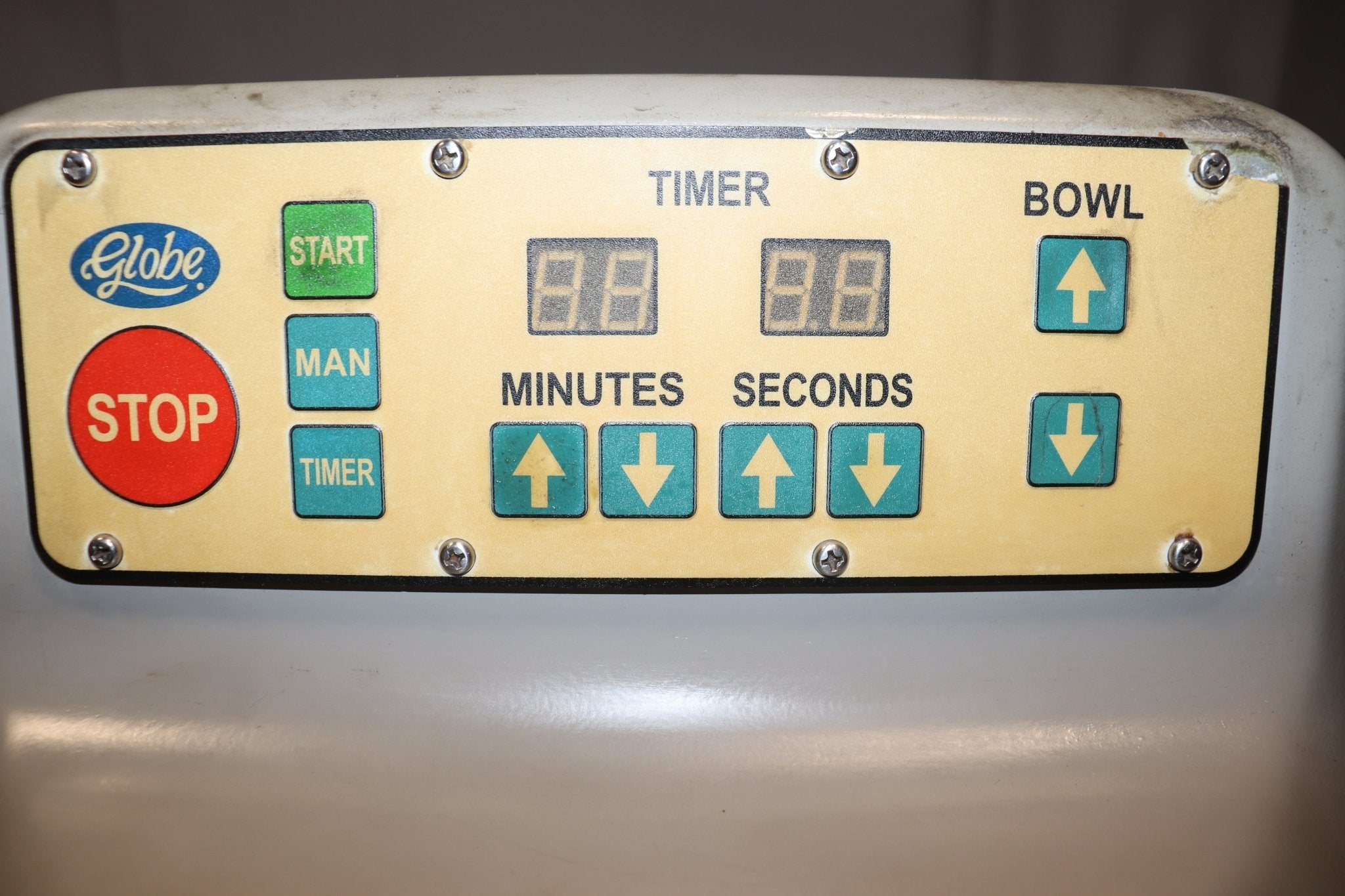 Globe SP62P 60 Quart Planetary 2 Speed Commercial Pizza Mixer w/ Timer, 3HP, 208V/3PH - NMB Restaurant Equipment