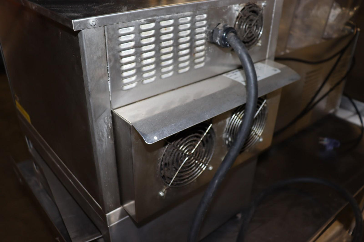 Hatco Model TF-2040R Thermo Finisher 3 Phase 208 Volt Countertop, w/ Trays - NMB Restaurant Equipment