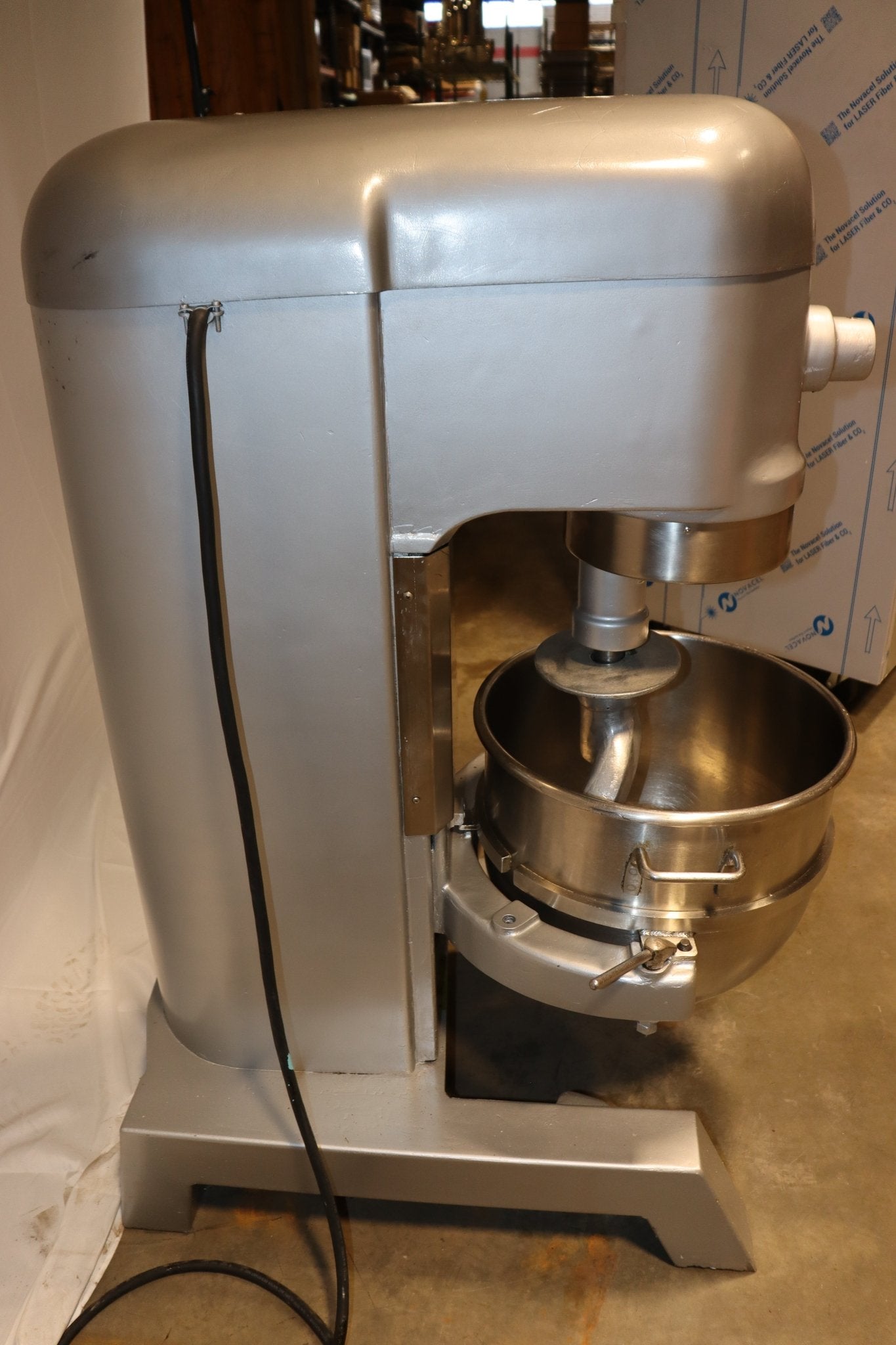 Hobart 60 Quart Mixer H-600-T w/ Bowl & Hook, 208/3, 1.5 HP - NMB Restaurant Equipment