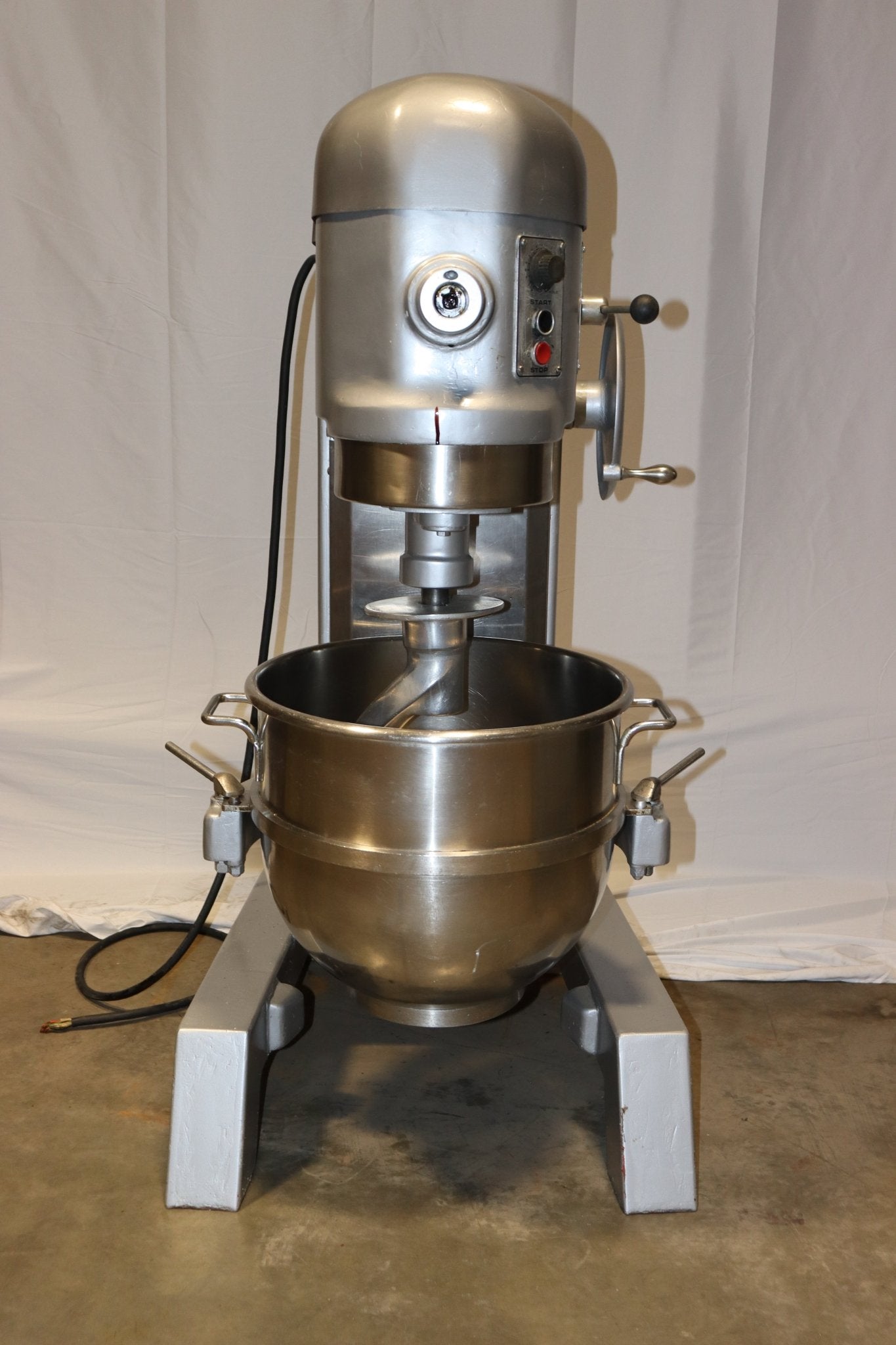 Hobart 60 Quart Mixer H-600-T w/ Bowl & Hook, 208/3, 1.5 HP - NMB Restaurant Equipment