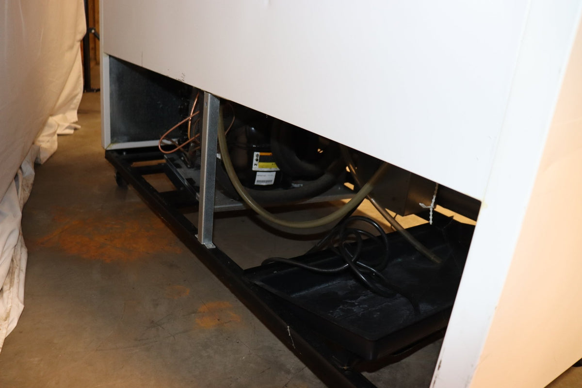 True Refrigeration GDM-49 Glass Door Merchandiser, w/ Shelves & Casters - NMB Restaurant Equipment