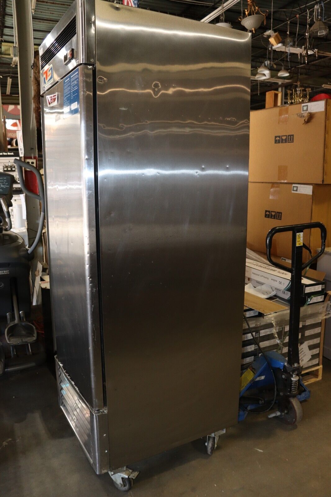 US REFRIDGERATION FREEZER COMMERCIAL SINGLE DOOR REACH INUSBV-24F - NMB Restaurant Equipment