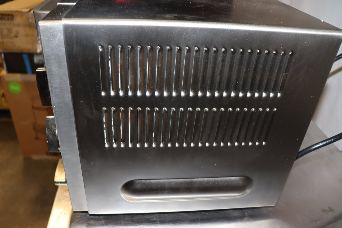 Waring WCO250X Quarter-Size Electric Countertop Convection Oven, 120V, 1,700W - NMB Restaurant Equipment