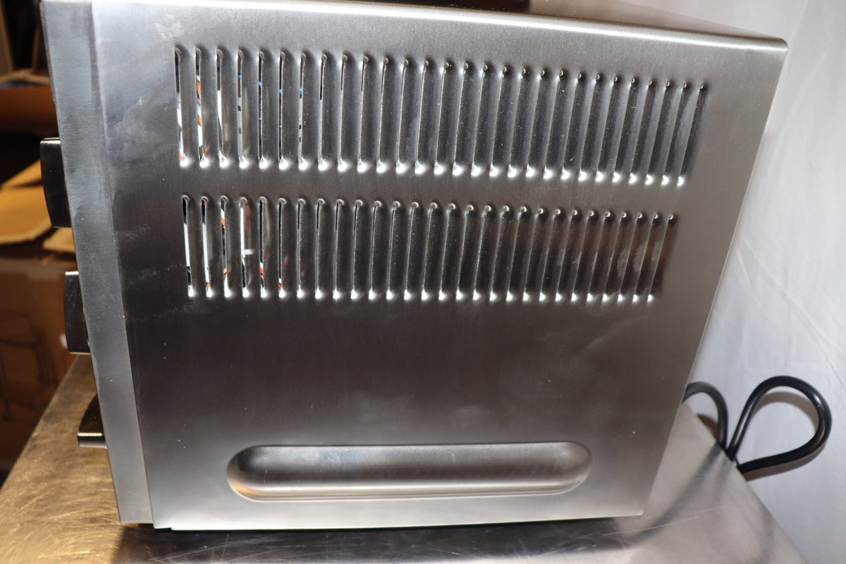 Waring WCO500X Half-Size Electric Countertop Convection Oven - 120V, 1,700W - NMB Restaurant Equipment