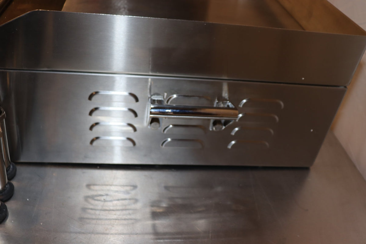 Waring WGR240X 28" Electric Countertop Griddle, 240V, Stainless Steel Top - NMB Restaurant Equipment