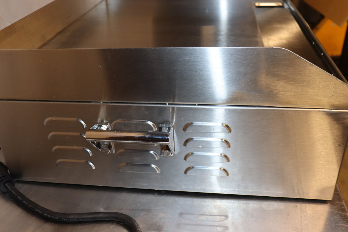 Waring WGR240X 28" Electric Countertop Griddle, 240V, Stainless Steel Top - NMB Restaurant Equipment